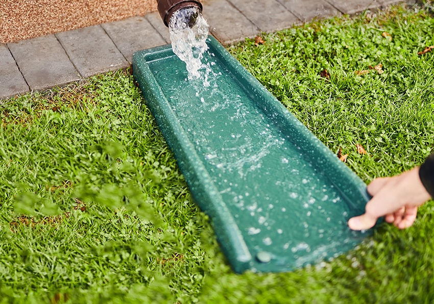 UHNL  2 in 1 Plastic Vinyl Splash Block for Your Home Protect Building Foundation